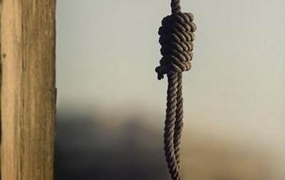 Под Киевом парень повесился на детской площадке