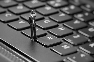 Начальник киберполиции Украины: «Телефонными жуликами оказываются... заключенные»