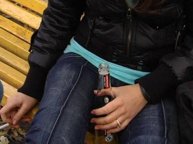 Количество пьющих женщин почти сравнялось с количеством пьющих мужчин