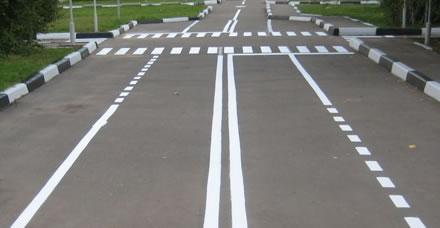 В Киеве появилась неожиданная дорожная разметка