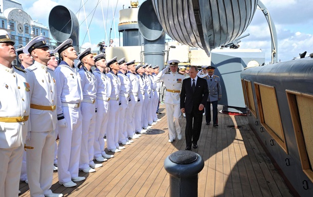 Путин раскритиковал военных России - СМИ