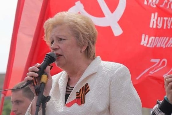 Суд отказался смягчить меру пресечения скандальной коммунистке Александровской