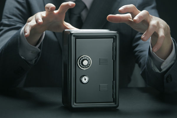 Керівники "Фінанси та кредит" вкрали мільярд у своїх вкладників, - Луценко