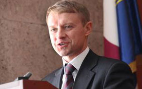 Губернатор Київщини задекларував $315 тисяч, 3 будинки і 3 велосипеди