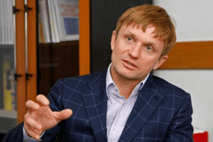 Нардеп задекларировал недостроенный КПП, 35 компаний и восемь шуб своей жены