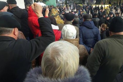 Чернобыльцы штурмовали Раду и устроили драку с полицией