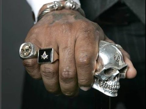 Злодії в законі злітаються до України, як мухи на мед – екс-голова Пенітенціарної служби