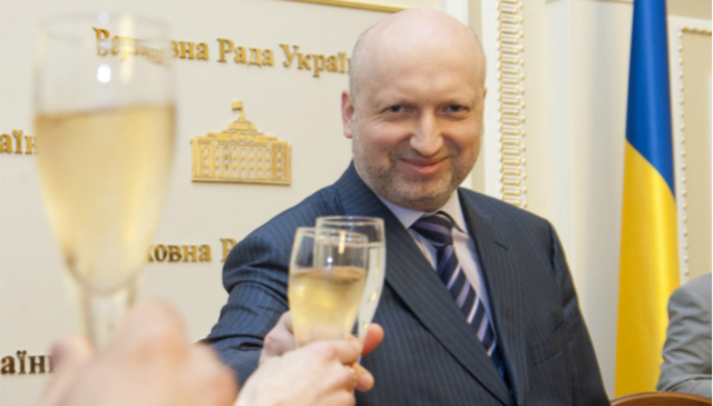 Турчинов: антироссийские санкции начинают приносить плоды