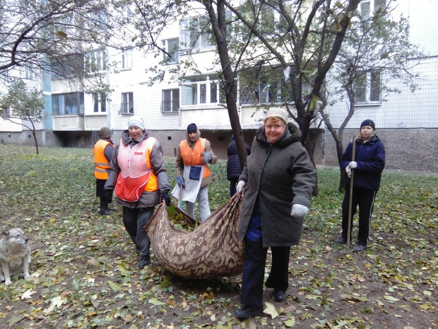 Жизнь в "ДНР": зарплат нет, зато чистые улицы