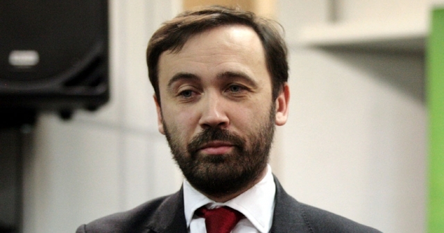 Илья Пономарев: захват Крыма Путин планировал на 2015 год