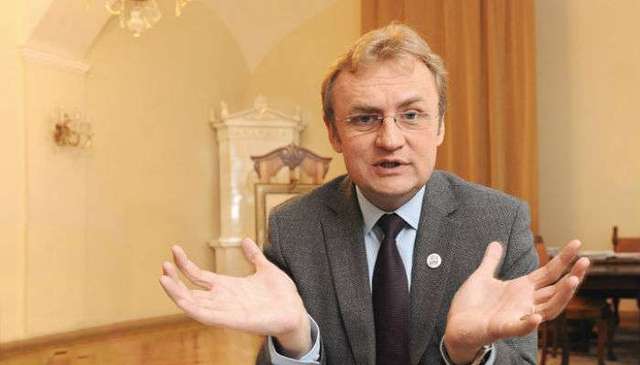 Садовый прокомментировал электронные декларации политиков