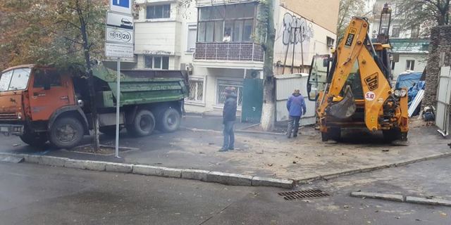 КГГА окончательно запретила скандальную стройку на Круглоуниверситетской