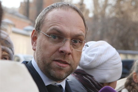 Власенко щодо "плану Путіна": А скільки Порошенко лишає податків у РФ?