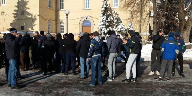 Нацполиция: В Киеве протестуют шесть тысяч человек