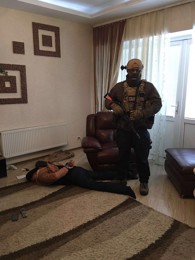 В Киевской области пытались продать 50 тысяч фальшивых долларов