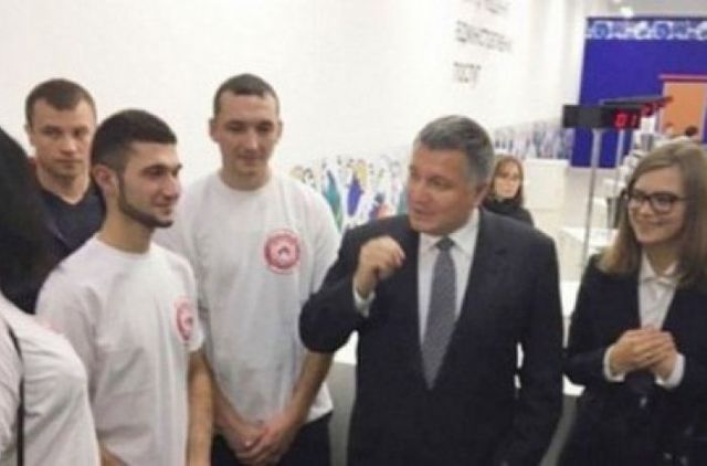 У мужа гламурного зама Авакова обнаружены донбасские «хвосты». ДОКУМЕНТЫ