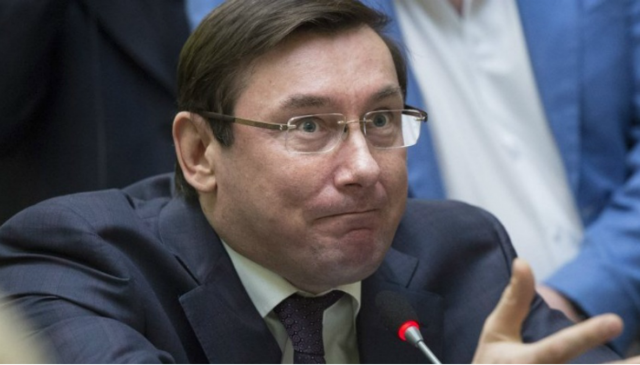 Проколы Луценко на войну не спишешь - журналист