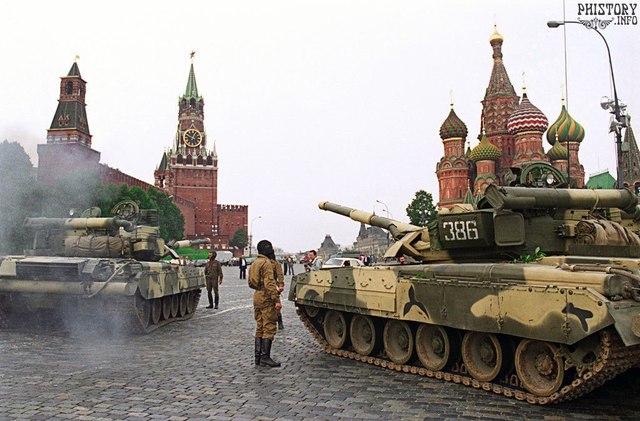 Российские литераторы заявили, что в стране предпринята попытка госпереворота