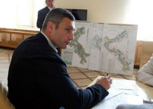 «С любимыми не расставайтесь», або Чому Кличко «любить» Тація