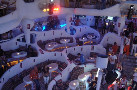 Интернет взбудоражила новость о сносе знаменитого клуба "Ибица" в Одессе