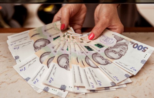 Гонтарева будет отучать украинцев от наличных денег