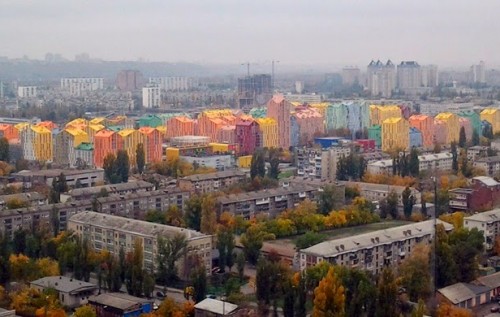 Житловий комплекс Комфорт Таун побудували біля промислової зони, яка виділяє отруйне повітря