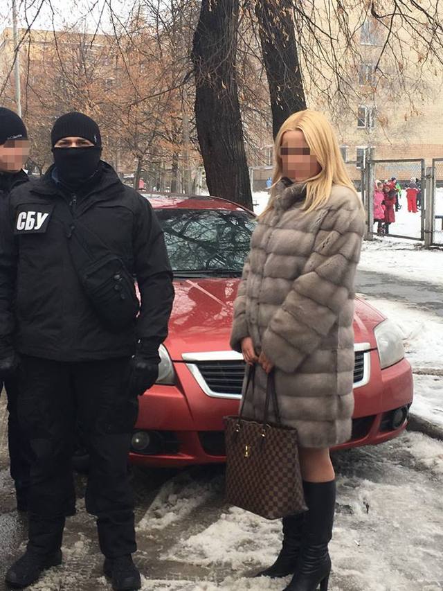 Следователь из киевской полиции в роскошной шубе попала в СИЗО