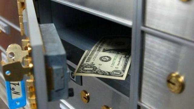 Из банковских ячеек в Киеве похитили $38 тысяч и золотые слитки