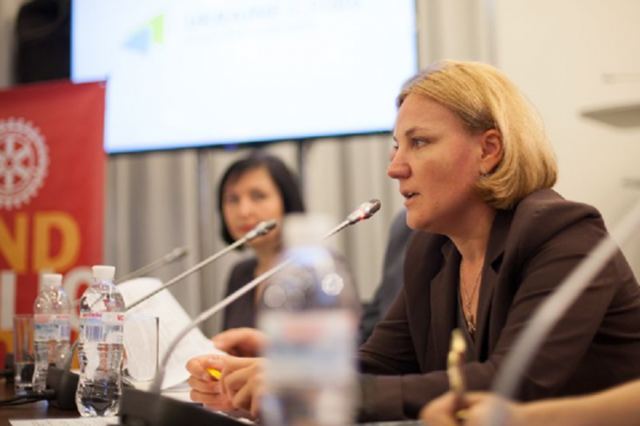 Оксана Сивак потеряла в е-декларации больше 17,5 га земли