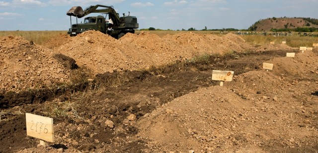 Как в России «чествуют» погибших на Донбассе солдат