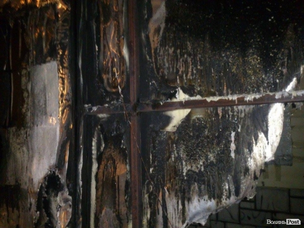 Підозрюють підпал: у Луцьку горіла Стела Героїв