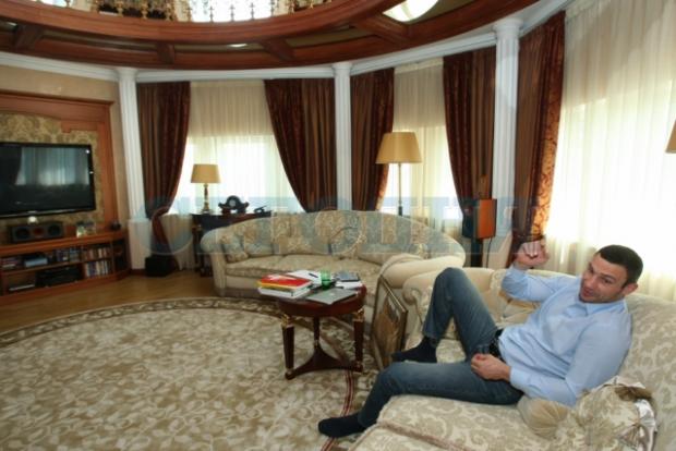 Жити по-новому: За опалення житла у 500 "квадратів" Кличкові нарахували менше трьох тисяч