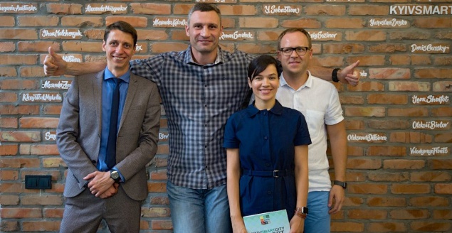 Главный IT-шник КГГА Юрий Назаров сделал из Кличко клоуна и пирата