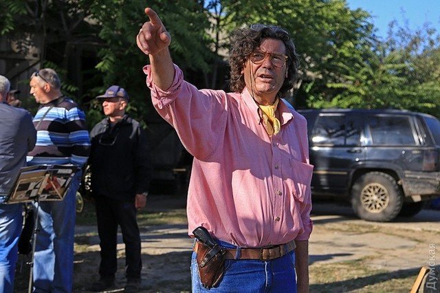 На Одещині невідомі на бульдозері знищили виноградники французького винороба