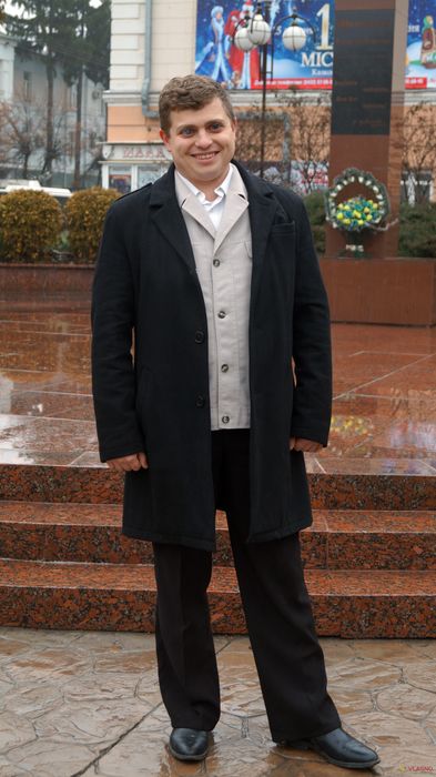 Незрячий волонтер з Вінниці їздить на передову до наших воїнів