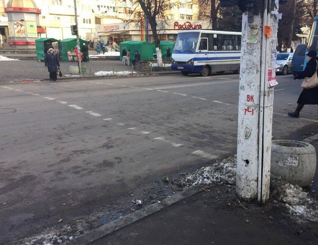 У Житомирі дитина потрапила під колеса тролейбуса