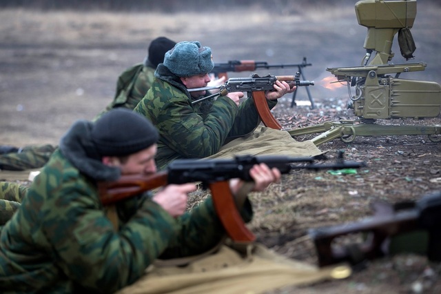 За день боевики 17 раз открывали огонь, 11 из них на Луганском направлении