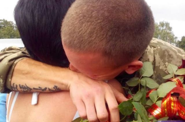 Львів’янка рік оплакувала сина-«атошника», а потім отримала повідомлення: «Мамо, я живий!»