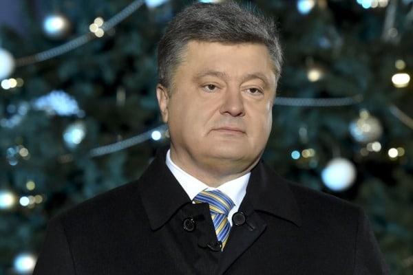 Украинцы просят Порошенко не поздравлять их с Новым Годом