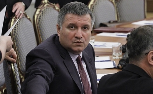 Что означает молчание Авакова