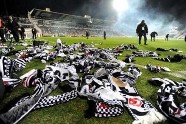 В центре Киева напали на турецких болельщиков: стали известны подробности