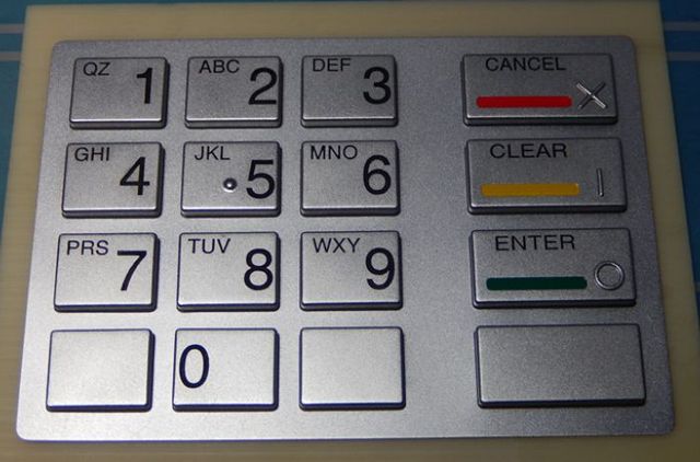 Многие украинцы не могут получить наличные в банкоматах: что происходит