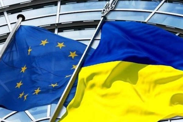 КАК УКРАИНЦЕВ ГОТОВЯТ К СРЫВУ БЕЗВИЗА?