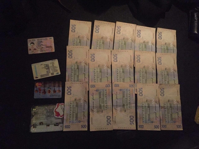 Стало известно о задержании копа-взяточника в Киеве