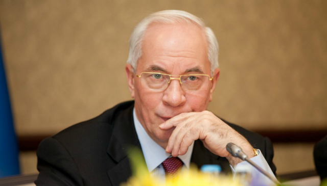 Азаров после обнаружения квартиры с «сокровищами» исчез из Facebook