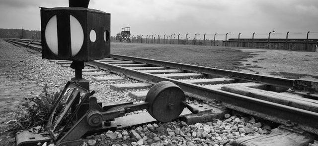 Фірми одного дня: як Дубневичі, Ахметов і Краснов розділили мільярд Укрзалізниці