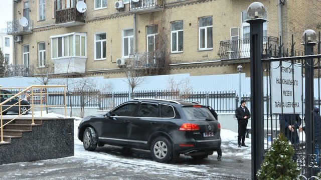 Глава Нацполиции ездит на внедорожнике за 2 миллиона гривен