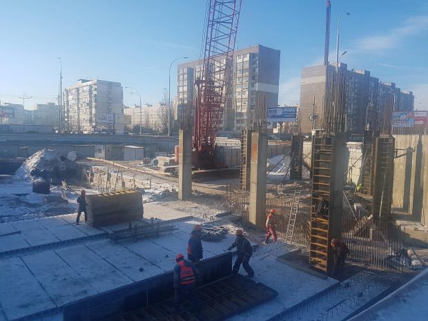 Будівництво ТРЦ на "Героїв Дніпра" йде повним ходом, - активіст