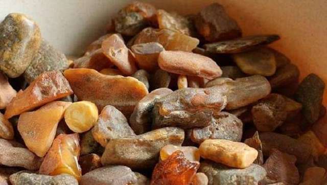 Журналистка показала предпраздничную янтарную лихорадку на Ривненщине