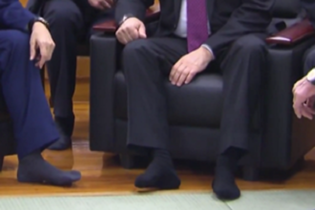 Плешивый перенервничал: Путин в носках с каблуками рассмешил сеть